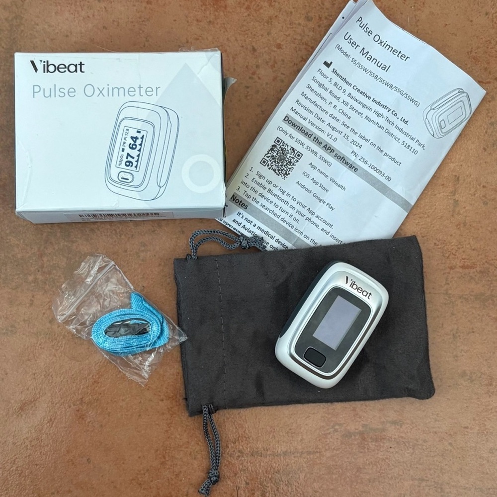 Vibeat FingerTip Pulse Oximeter with Accessories